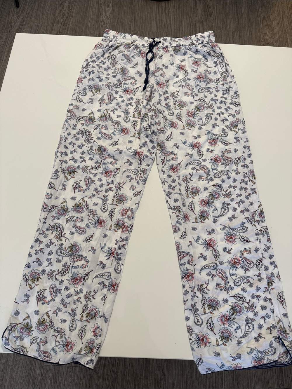 Victoria's Secret White Paisley Floral Lounge Pants with Black Drawstring Sz M - Picture 3 of 10